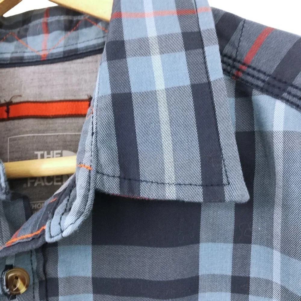The North Face Plaid Long Sleeve Button Up Shirt Size M Blue Orange Pocket